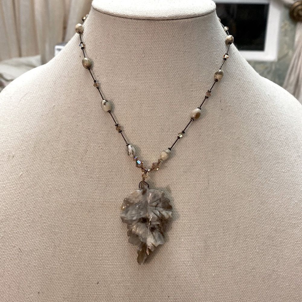 Dabby Reid Cream Color Faux Stone Leif Gold Crystal Length 12 Inch Brand New